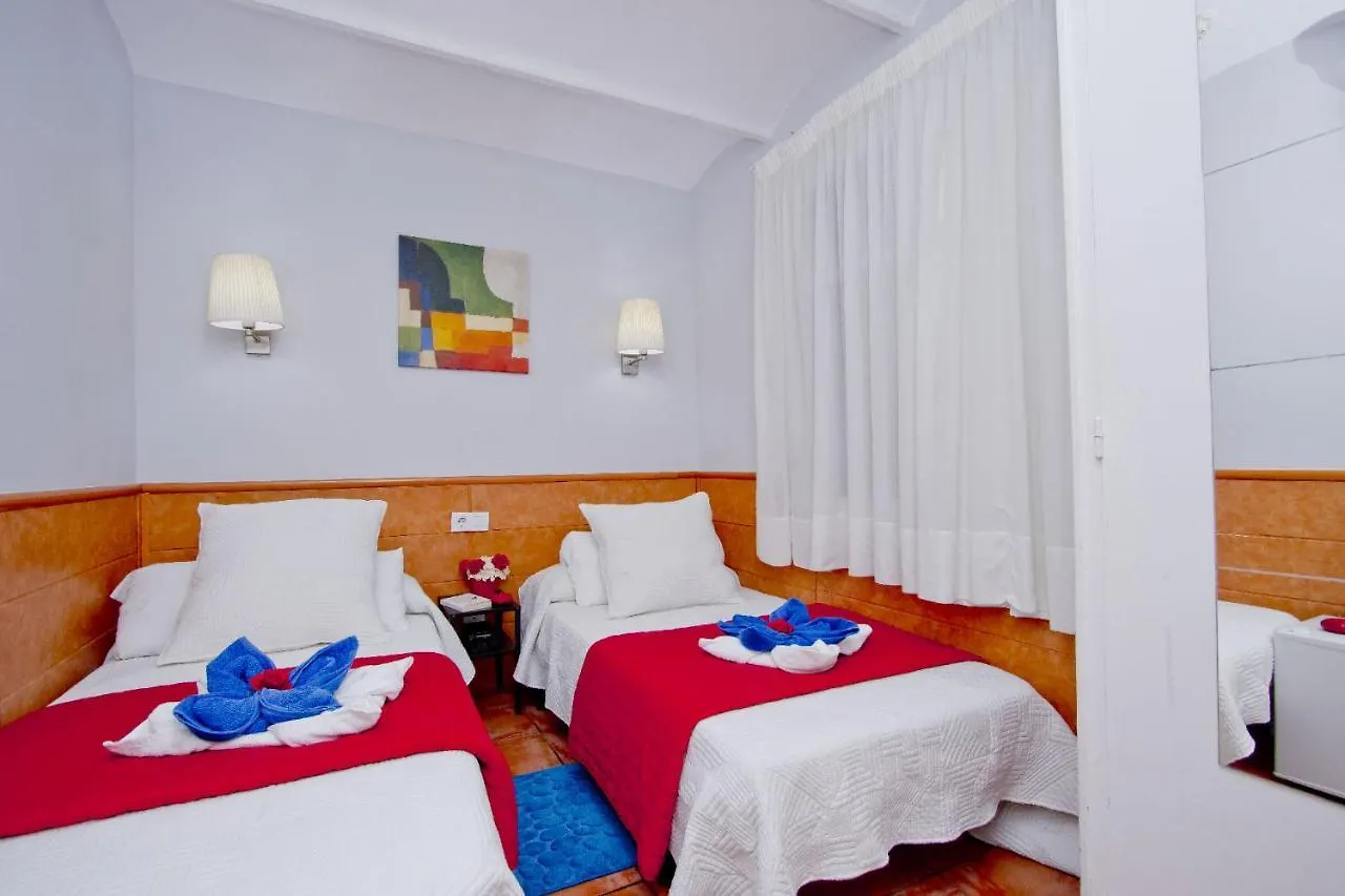 Barcelona City Rooms 2*,  Spagna