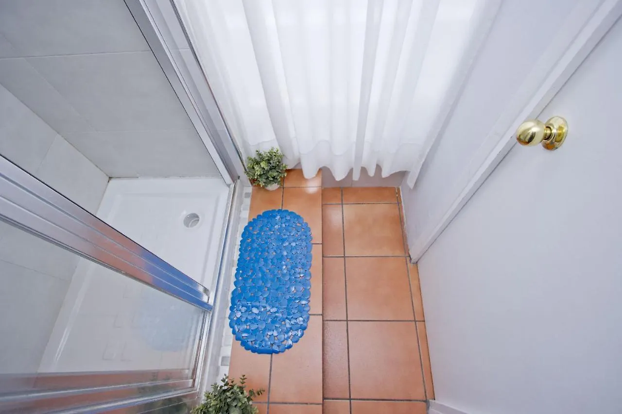 Barcelona City Rooms 2*,  Spagna